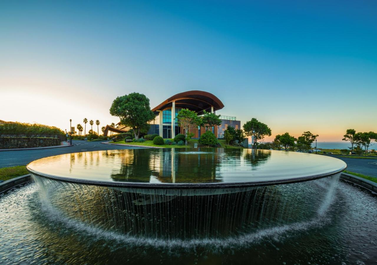 Camphortree Hotel And Resort Csedzsu Kültér fotó