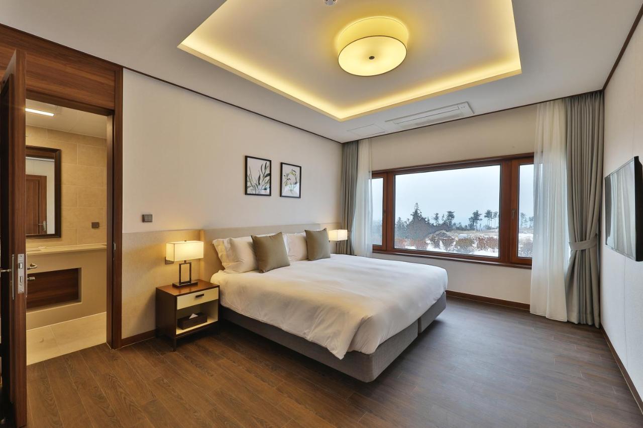 Camphortree Hotel And Resort Csedzsu Kültér fotó