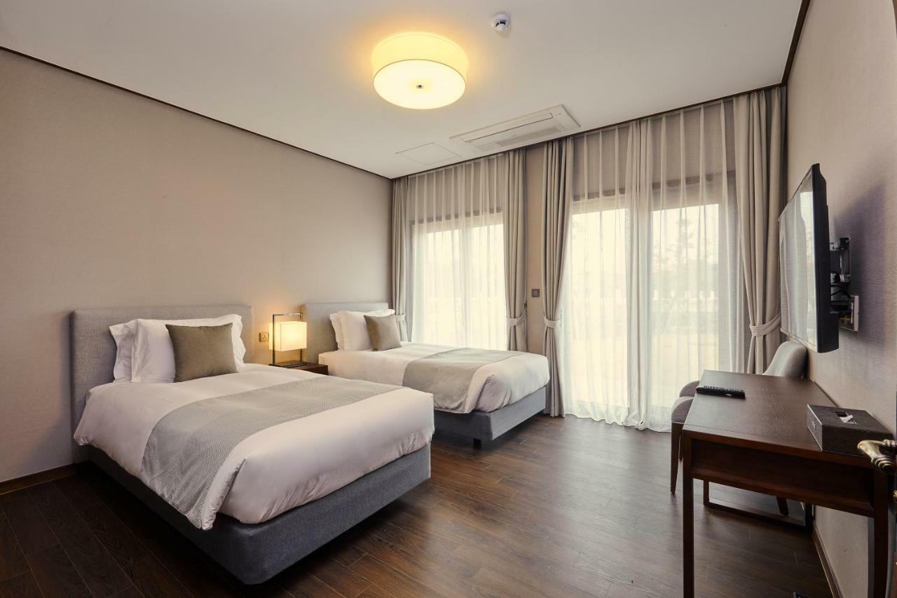 Camphortree Hotel And Resort Csedzsu Kültér fotó