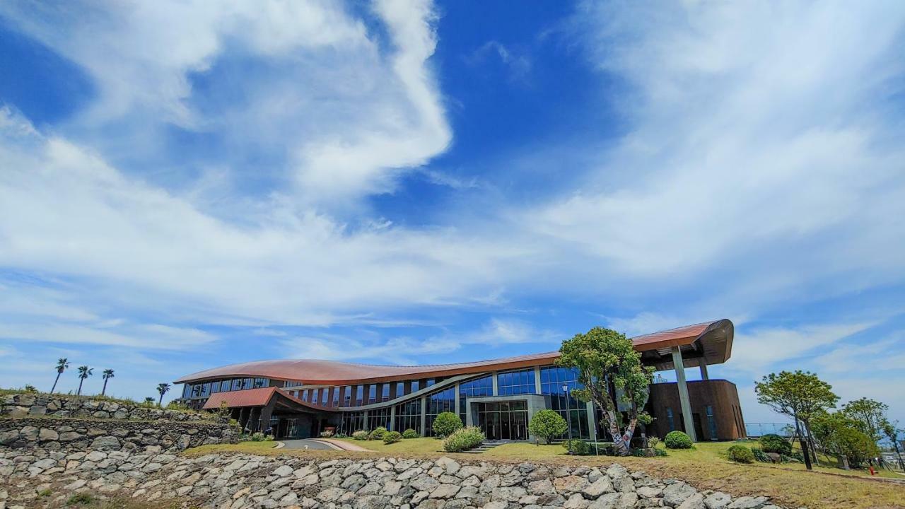 Camphortree Hotel And Resort Csedzsu Kültér fotó