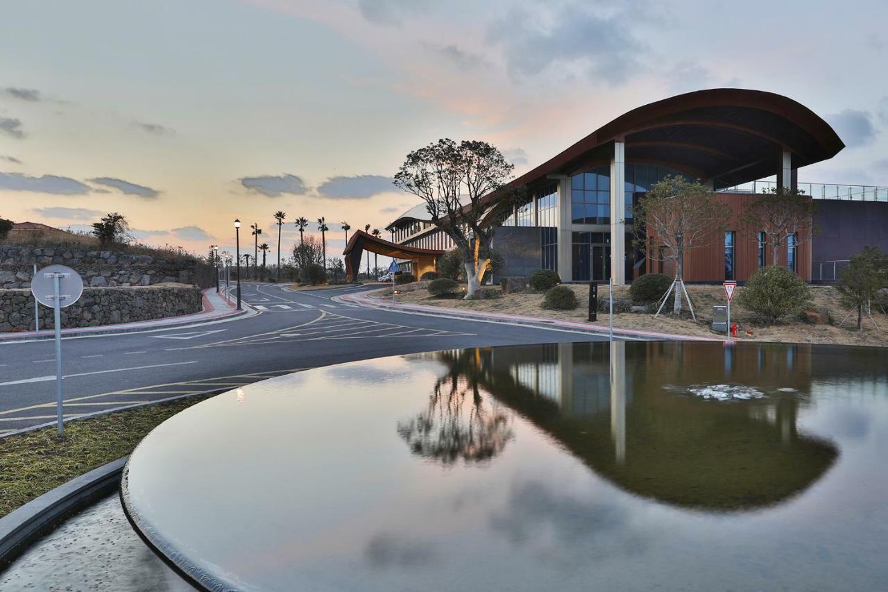 Camphortree Hotel And Resort Csedzsu Kültér fotó